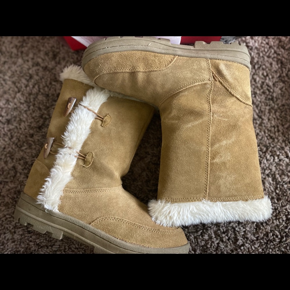 Snow Boots
